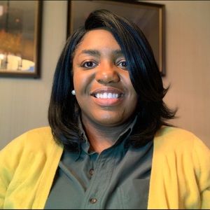 Meet your Posher, Stephanie